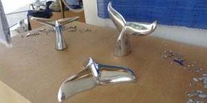 Sculptures de queues de baleine